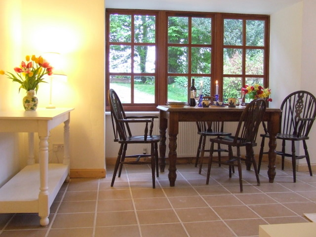 studio dining area